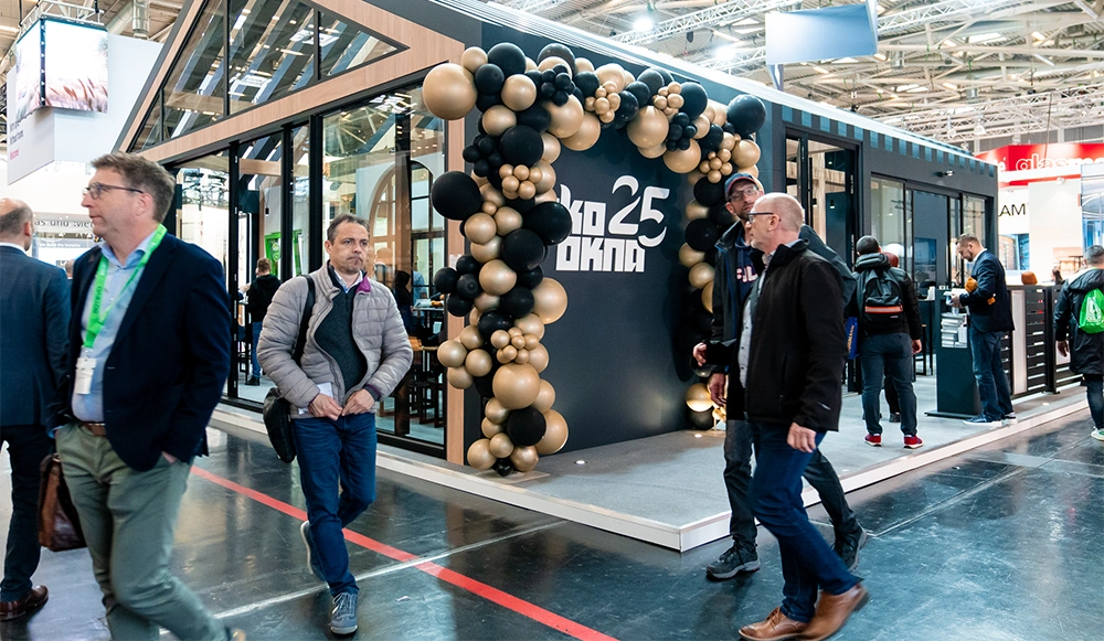 Wzięliśmy udział w targach BAU 2023. Od 17 do 22 kwietnia po raz pierwszy uczestniczyliśmy w targach budowlanych w Monachium. BAU 2023 to jedno z największych i najważniejszych wydarzeń branży na świecie. W tegorocznej edycji wzięło udział ponad 2200 wystawców z 49 krajów.